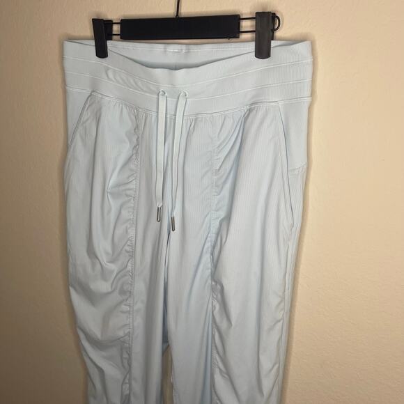 Lululemon Dance Studio Mid-Rise Jogger in Powder Blue - Size 8 - Picture 4 of 10